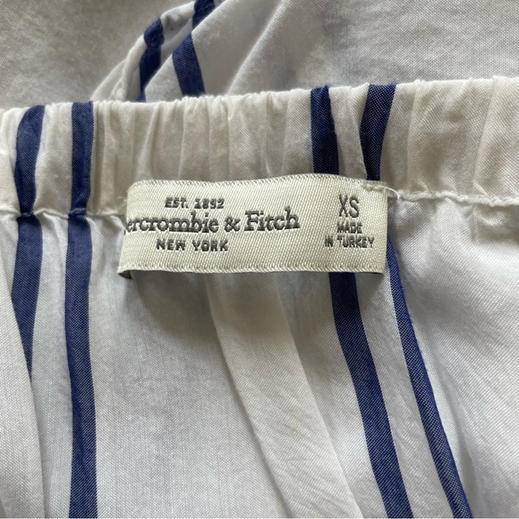 Abercrombie Off-the-Shoulder Stripe Top - Picture 4 of 4